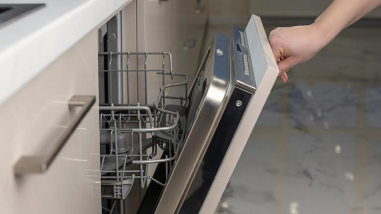 5 key signs your dishwasher is about to break