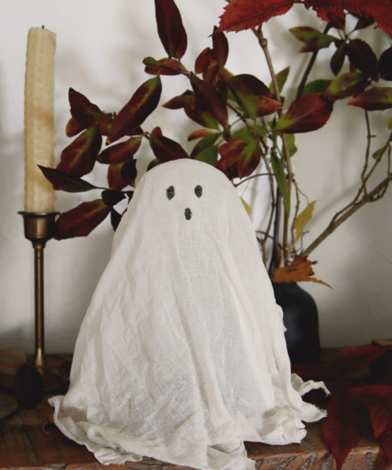 Try these Halloween decor ideas for the coziest little haunted farmhouse