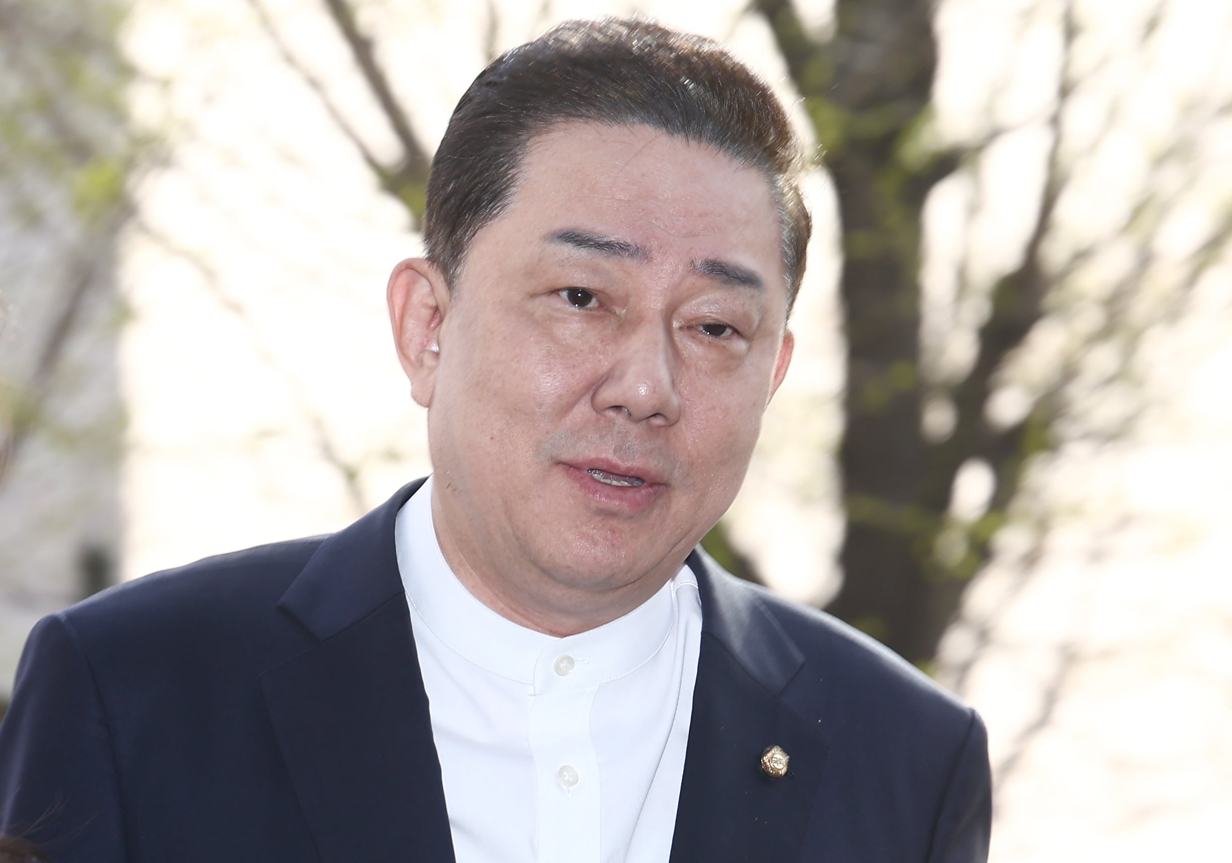 Lawmaker Kim Byung-kee summoned as suspect on 31st