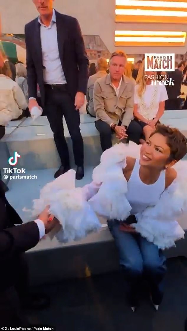 Zendaya is criticised for lacking 'basic manners' as she fails to stand ...