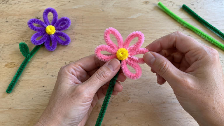 6 easy pipe-cleaner crafts to make with kids