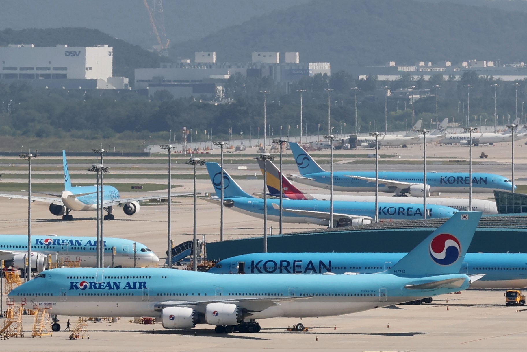 Korean Air averts pilot strike as union withdraws mediation