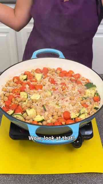 Mediterranean vegetarian rice packed with fresh flavor