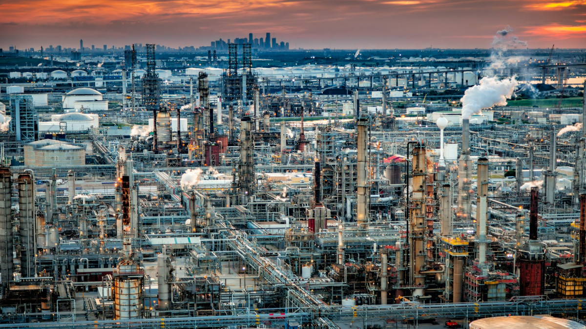 Shell signals another earnings beat as refining profits surge