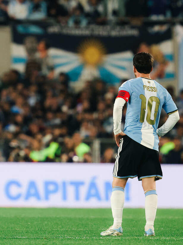 X/@FIFAWorldCup | Lionel Messi plays final Argentina match.