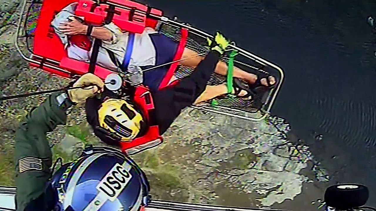 US Coast Guard crews airlift injured rafter from remote Oregon location