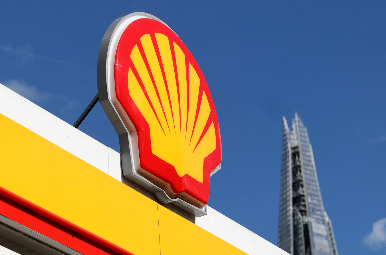 Shell’s refining margin soars to record high after Middle East conflict ...