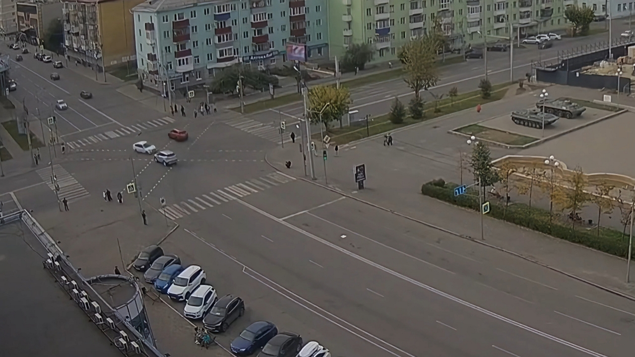 Car swerves, causes another vehicle to hit road sign in Kurgan