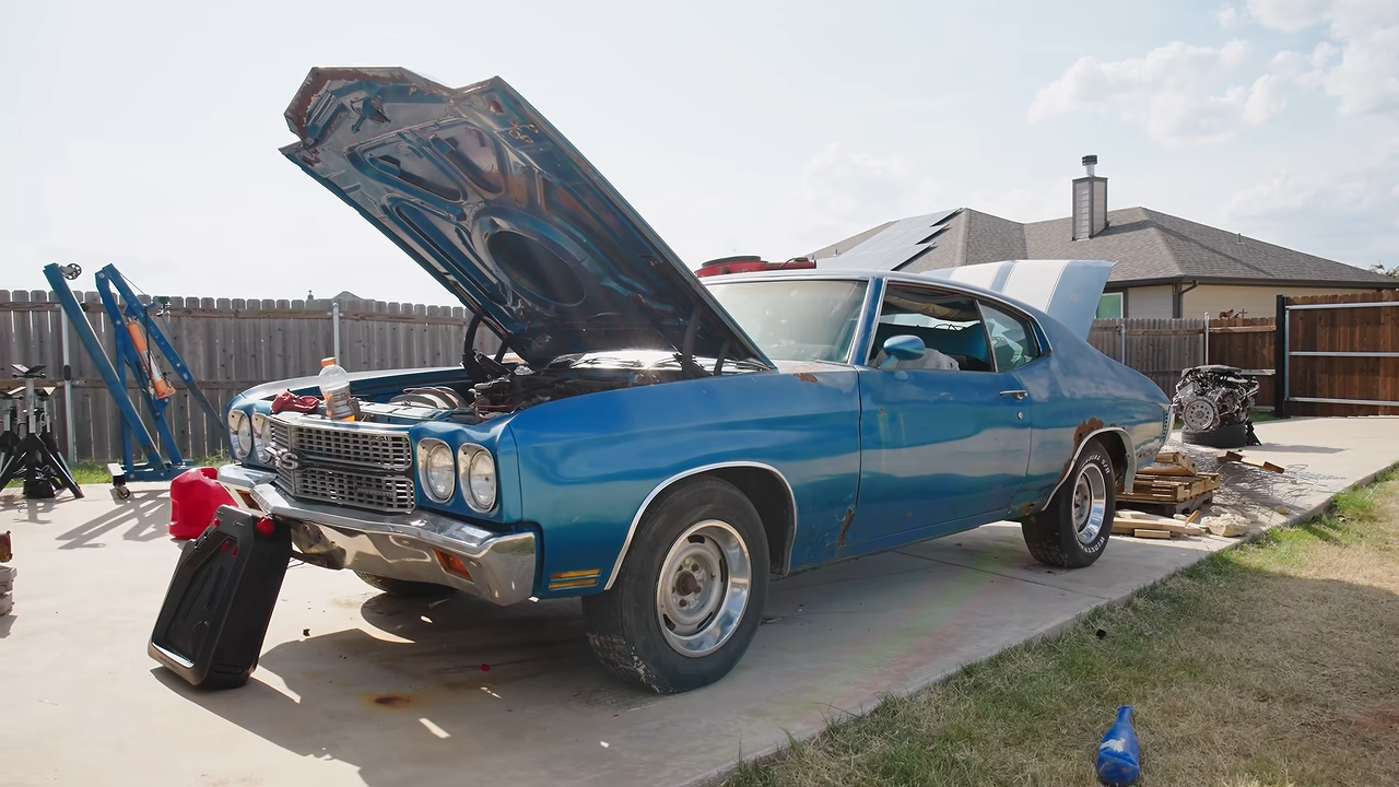 They installed an 800+ HP big block in a Texas driveway — then drove ...