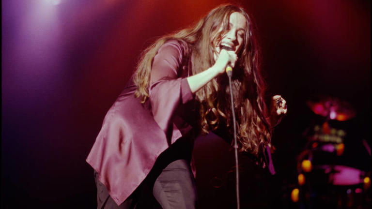Alanis Morissette's Jagged Little Pill hit No. 1 31 years ago today ...