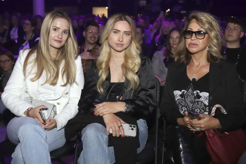 Carmen, Davina & Shania: Die Geiss-Ladys verzücken in Partner-Looks