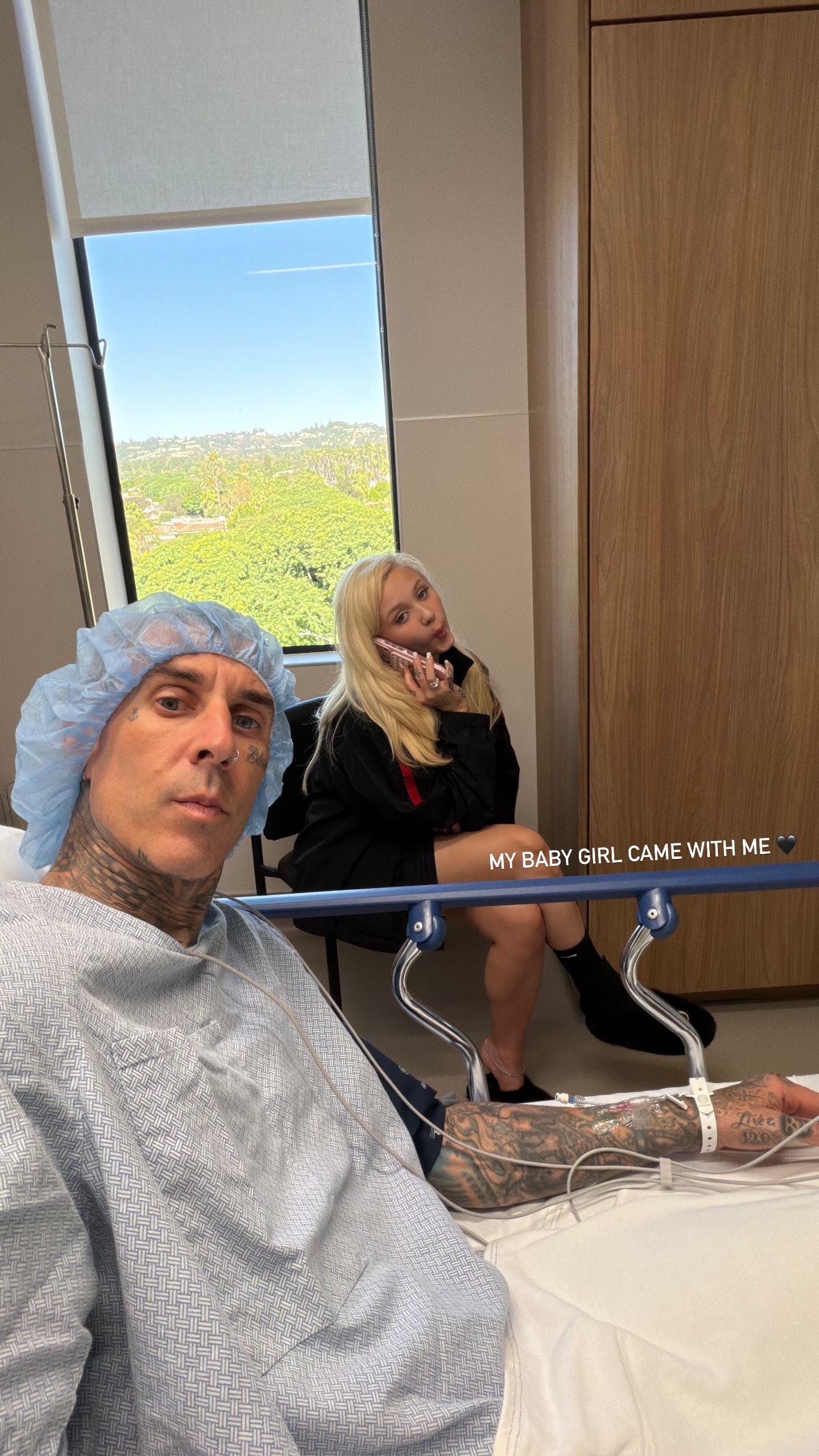 Travis Barker shares concerning hospital bed photos as wife Kourtney ...