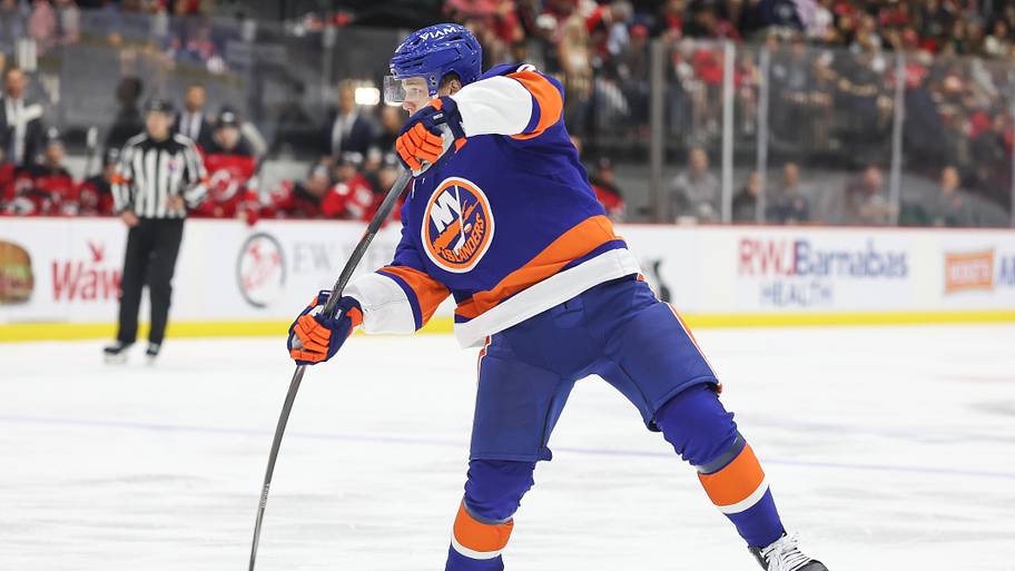 NY Islanders sign impressive late round draft pick to entry level contract