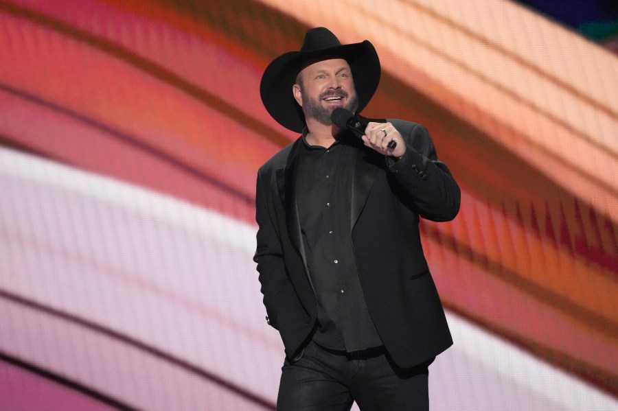 Garth Brooks cancels third show at Kansas City's T-Mobile Center
