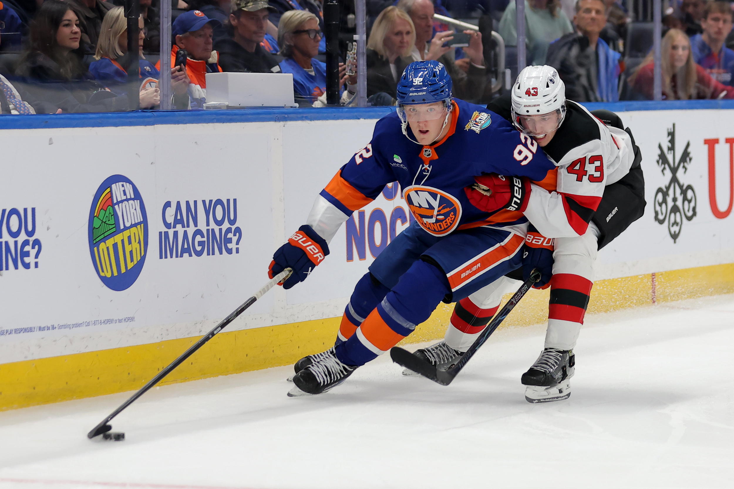 Islanders’ Simon Holmstrom, Alexander Romanov leave with injury