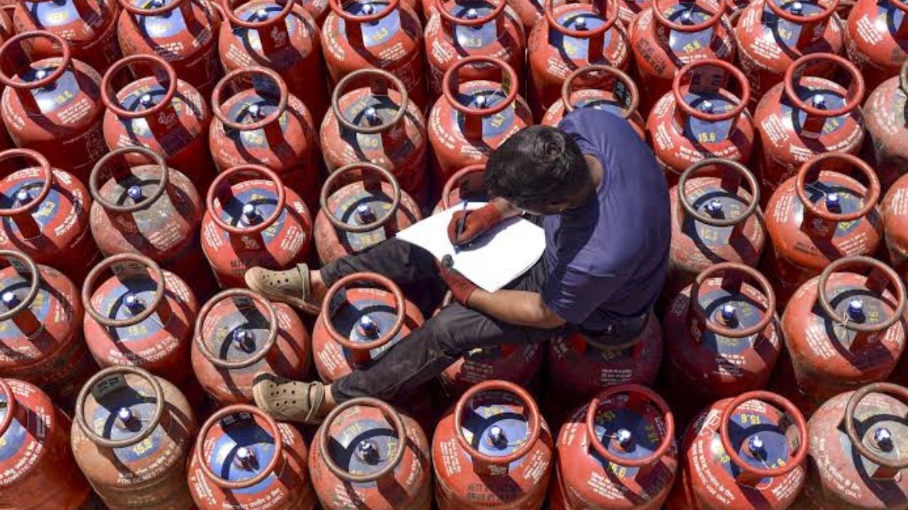 When will you get a free LPG cylinder before Diwali? Here's how to claim it