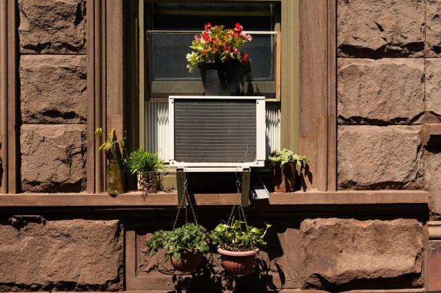 New York family earned $150 running window AC through a heat dome on ...