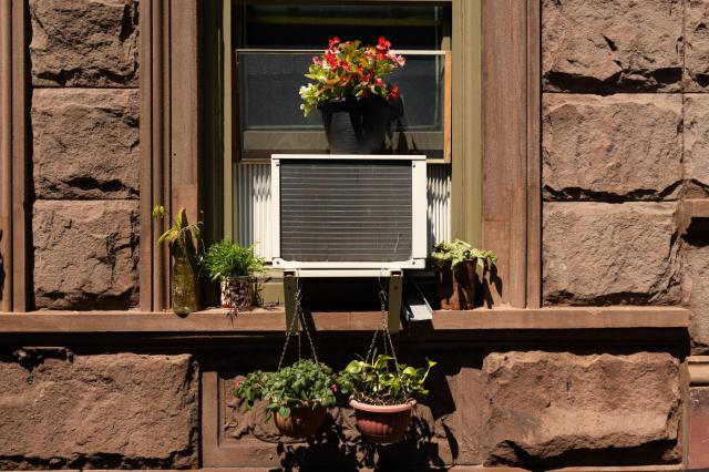 New York family earned $150 running window AC through a heat dome on ...