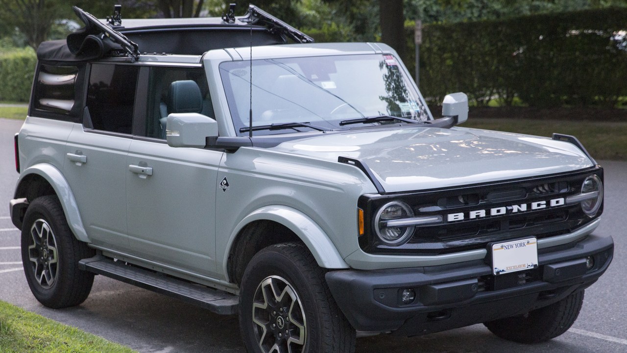 Faulty pistons can cut drive power in 10,001 new Explorers, Broncos ...