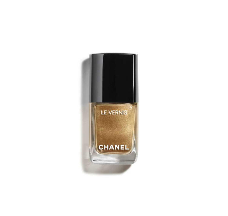 Nel beauty backstage di Chanel PE 2027 tra palpebre Gris Paris e labbra ...