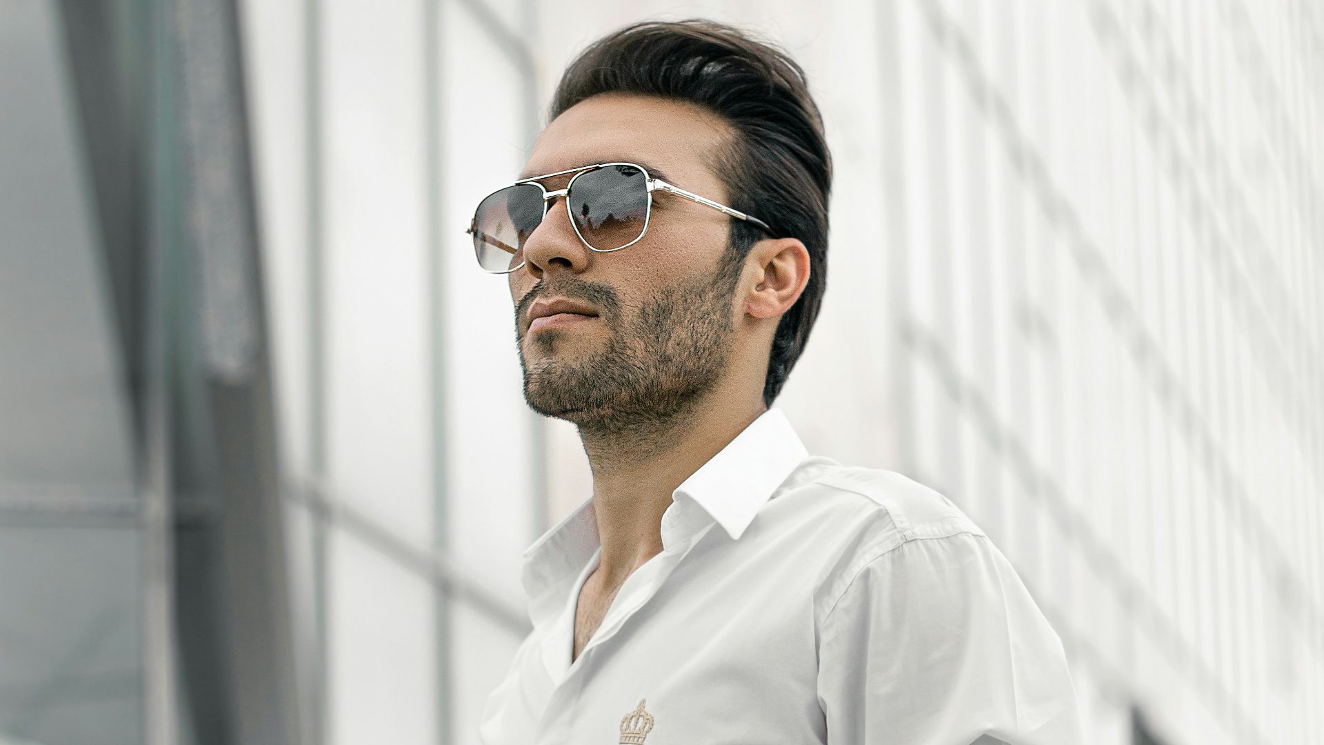 20 colors men wear when they want to look chic