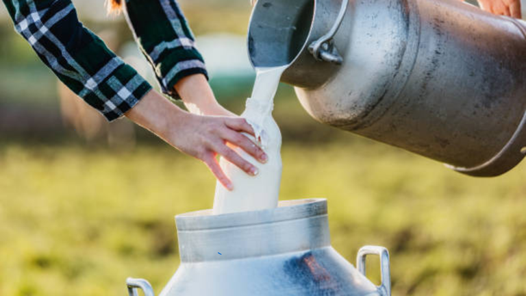 American Academy of Pediatrics warns of raw milk risks, calls for ban
