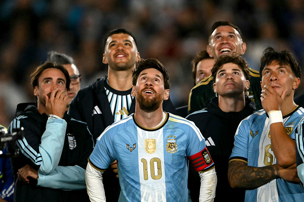 🐐 Messi's last night: a goal, an assist, tears and a drone fiasco 😂