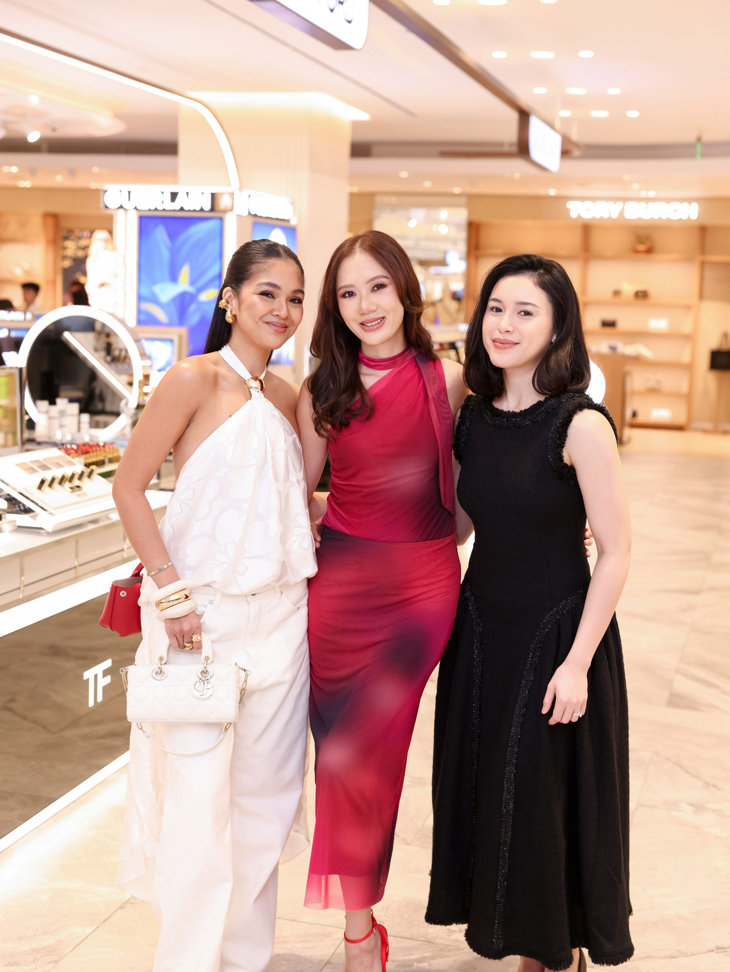 MUJI's new store, Tommy Hilfiger's fall fashion, and a Hollywood ...