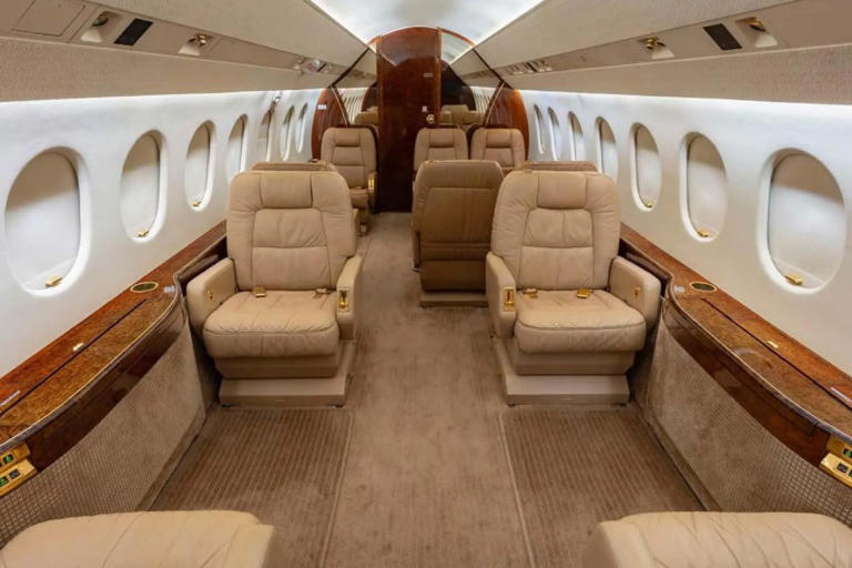 This 2003 Dassault Falcon 2000 is a transatlantic 'AircraftForSale' top ...