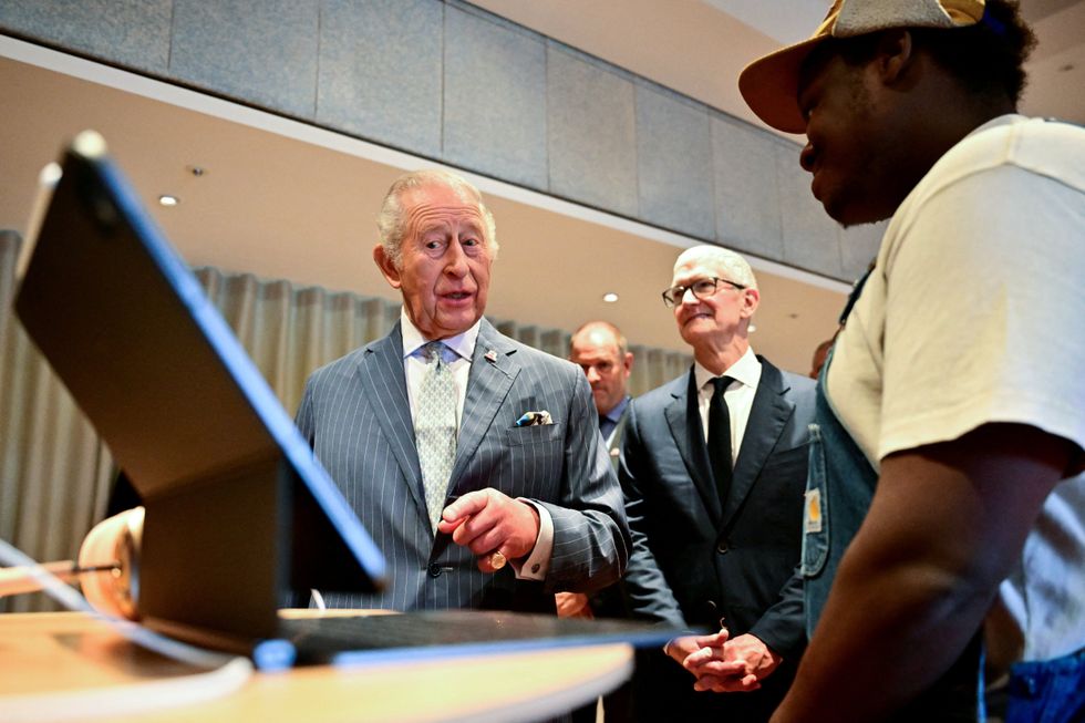 King teams up with Elton John and Apple boss for music workshop