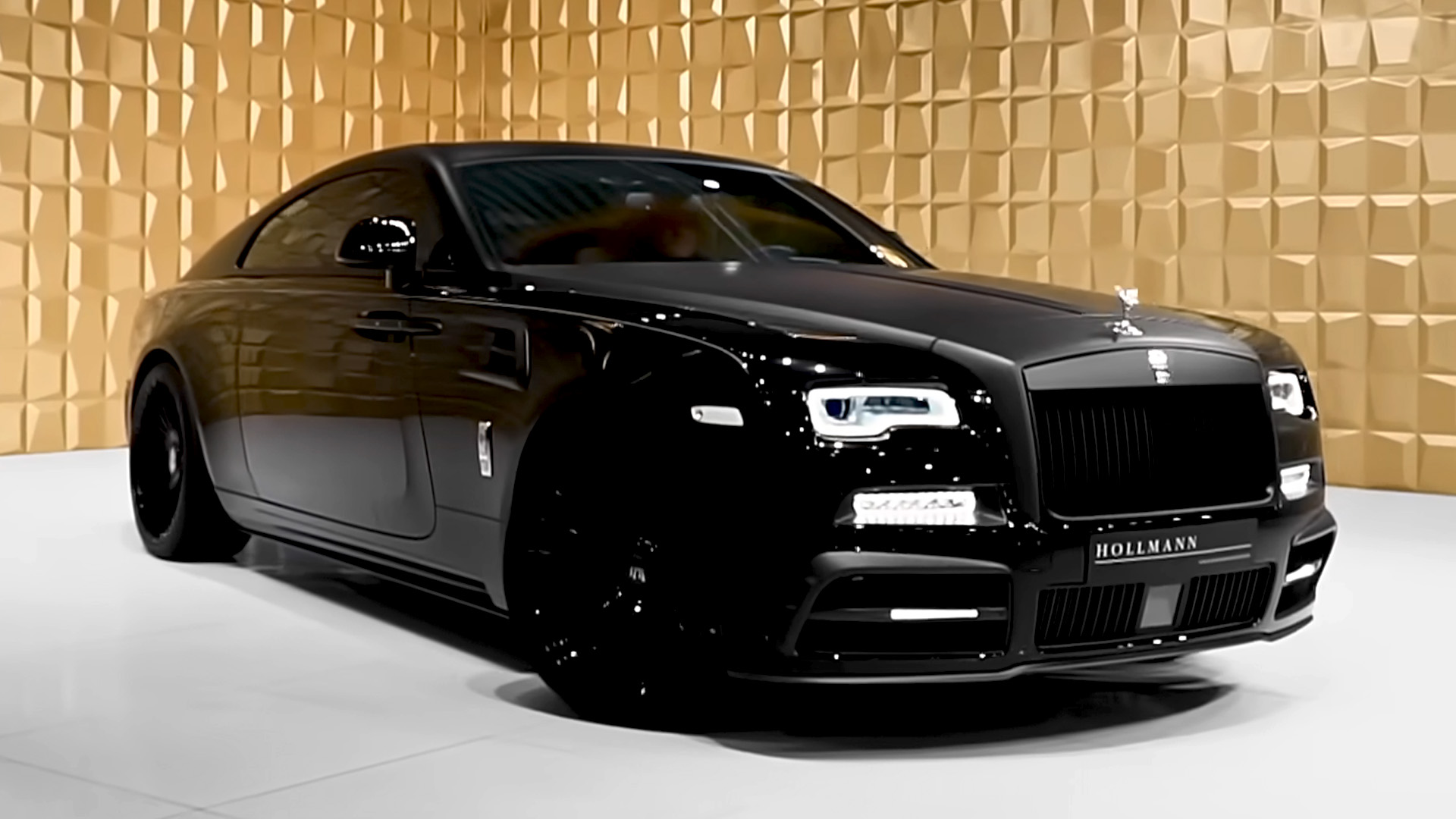 Detailed look at the €517,650 Mansory Rolls Royce Wraith
