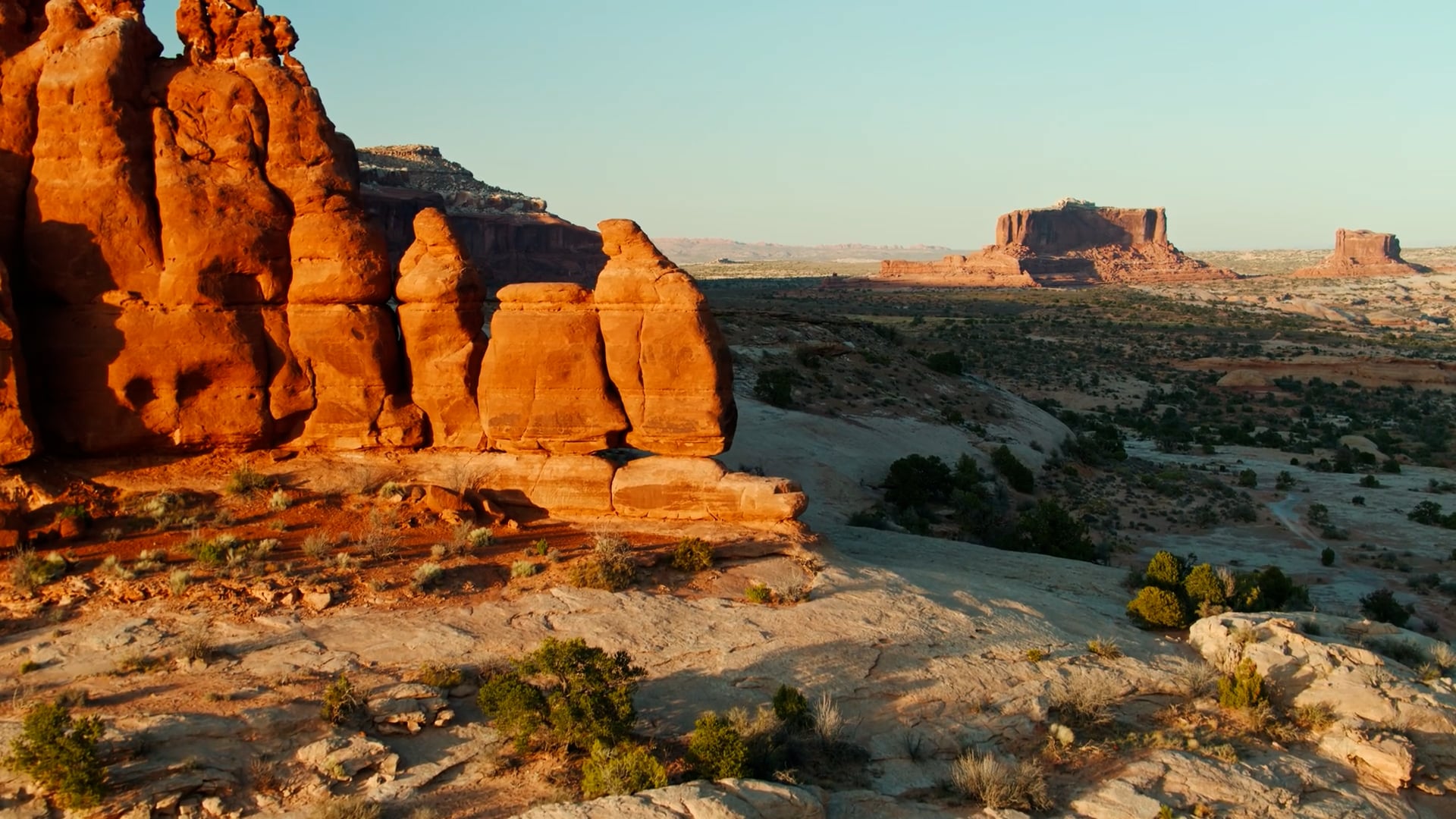Exploring Moab’s red rock valleys through stunning drone footage