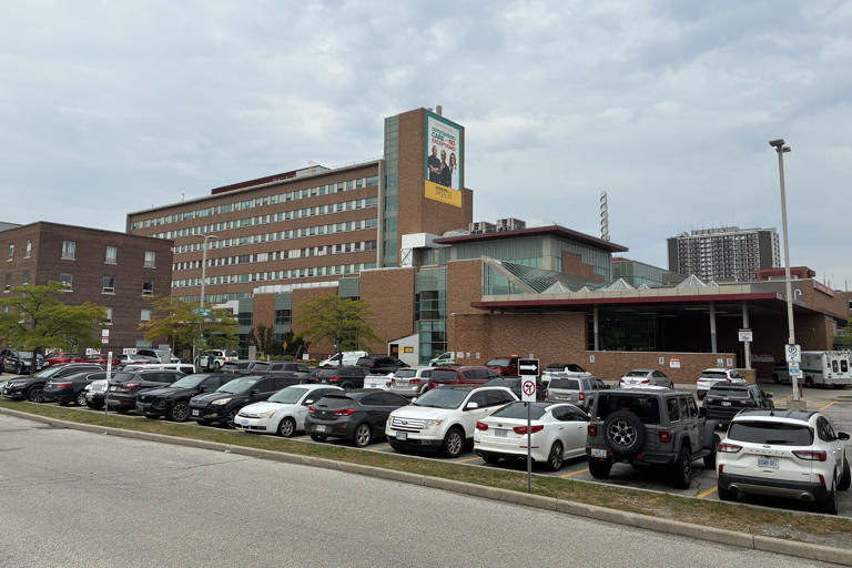 Ontario’s shift to private clinics failing to cut wait times, report finds