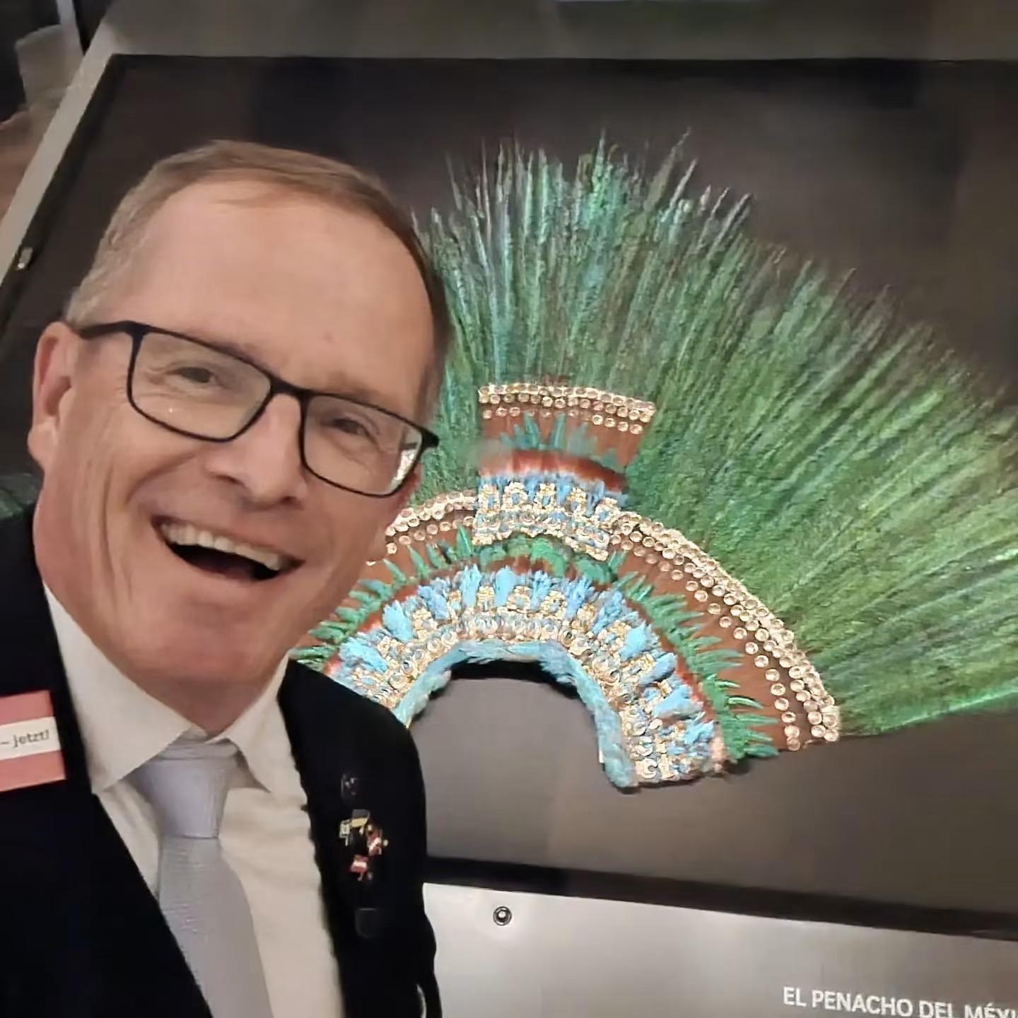 Günther Fehlinger-Jahn asegura que devolverá el penacho de Moctezuma a ...