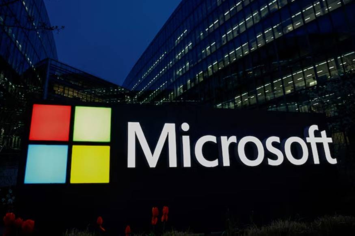 Microsoft pushes AI vision with new, expensive Surface laptop