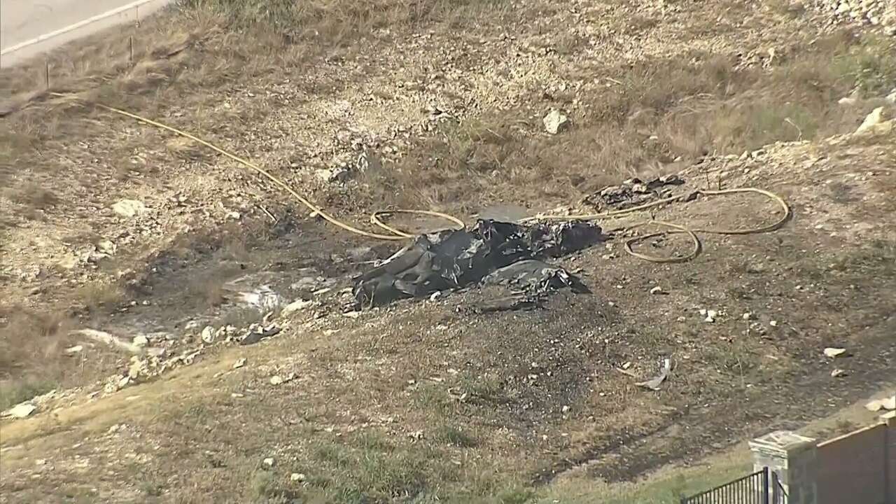 Pilot dead after single-engine plane crashes near Hicks Airfield in ...