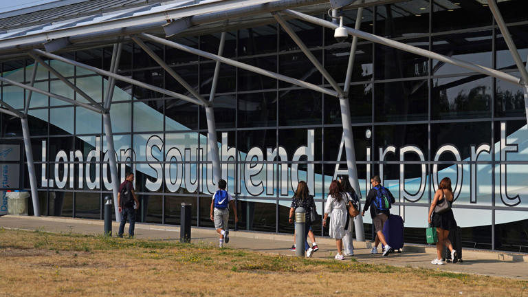 New bus routes to airport backed by bosses