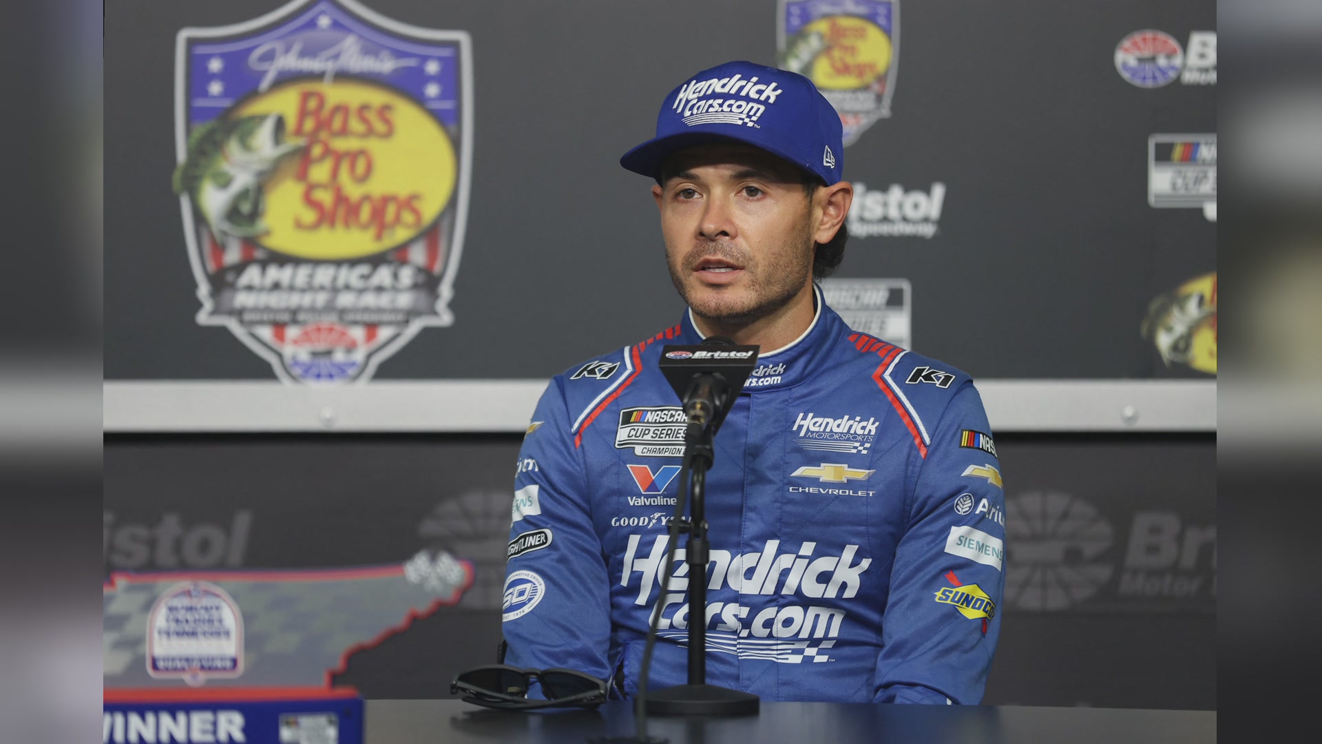 Kyle Larson wants NASCAR's rear-view cameras gone, citing Dover duel ...