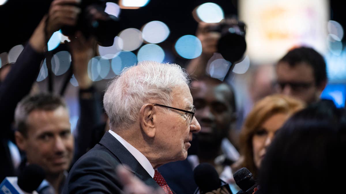 Warren Buffett’s $142 billion fortune hits a new milestone