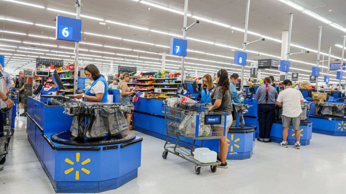 Walmart adds free one-hour curbside pickup with no extra fees