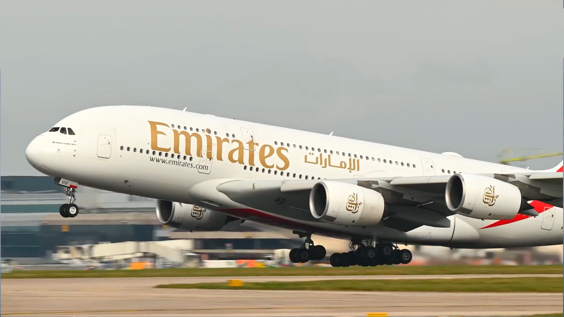 Empty A380 takeoff caught on camera