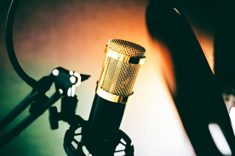 Músico creó miles de canciones con IA y las puso a sonar con bots ...