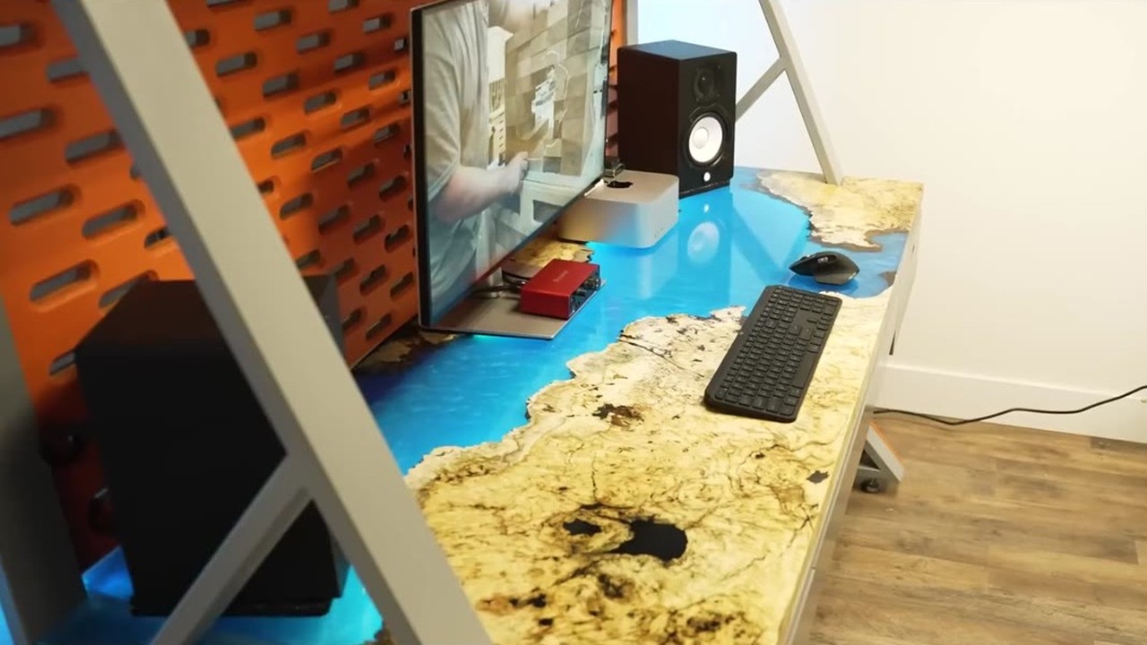 He turned rotten buckeye burl into an insane custom desk