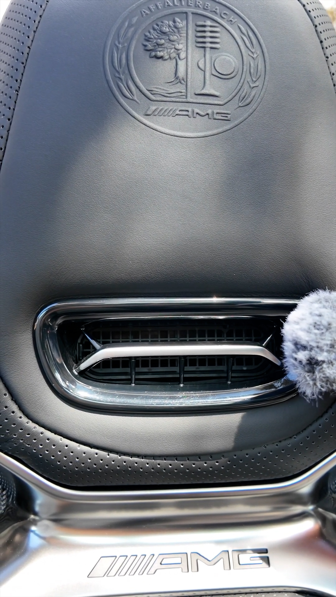 Mercedes AMG CLE53 neck heater blows warm air