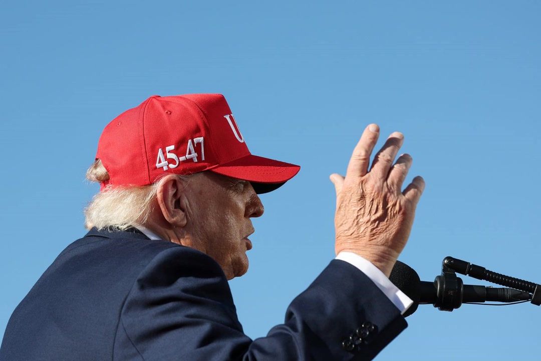 Trump looks like a 'walking cadaver' as wrinkled hands seen amid health ...