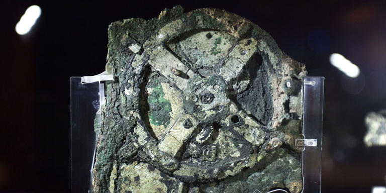 Two-thirds of the world’s first computer is still missing beneath the sea