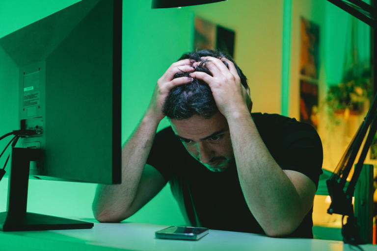 A popular online habit is linked to a surge in ER visits — and one ...