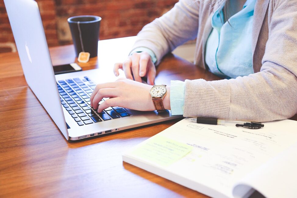 Paraphrasing tool: Why every writer should use one