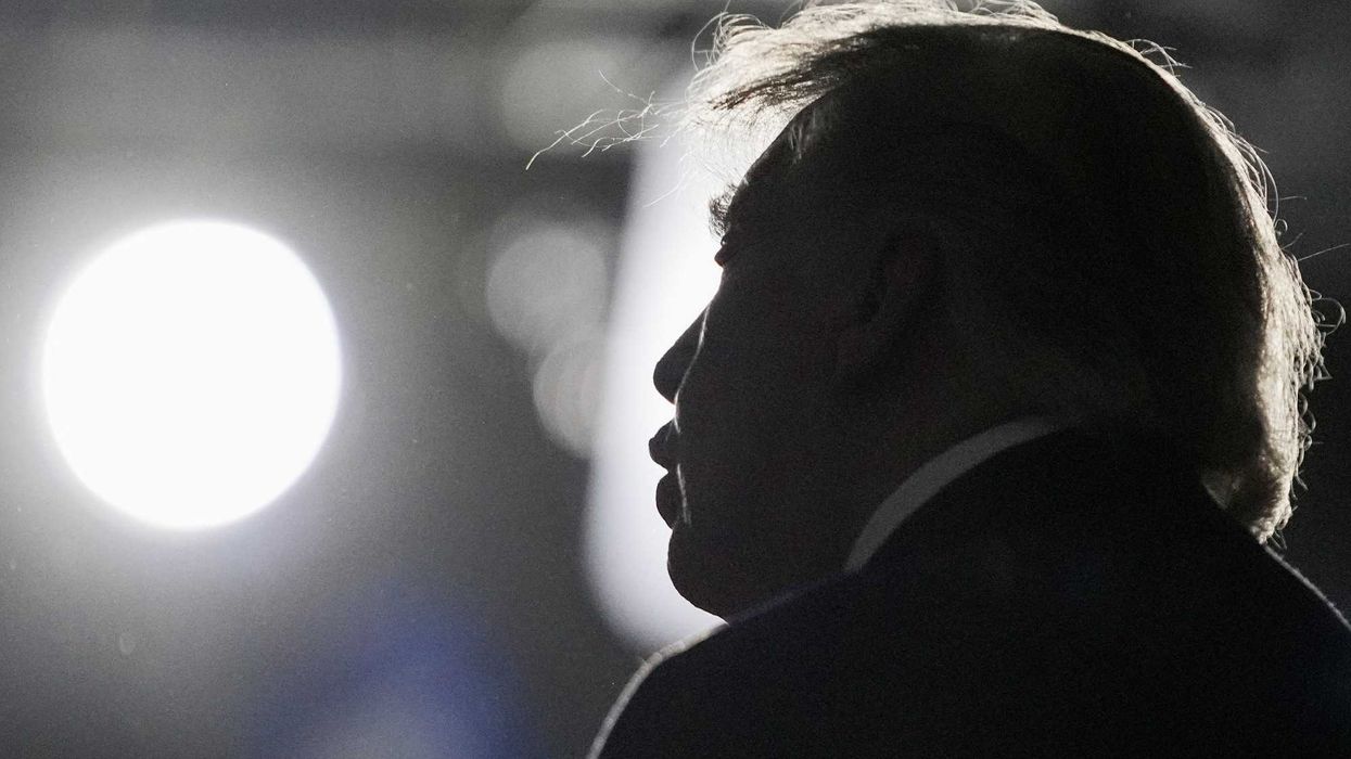 Body language expert unnerved as Trump's 'take out' LA remark shows ...