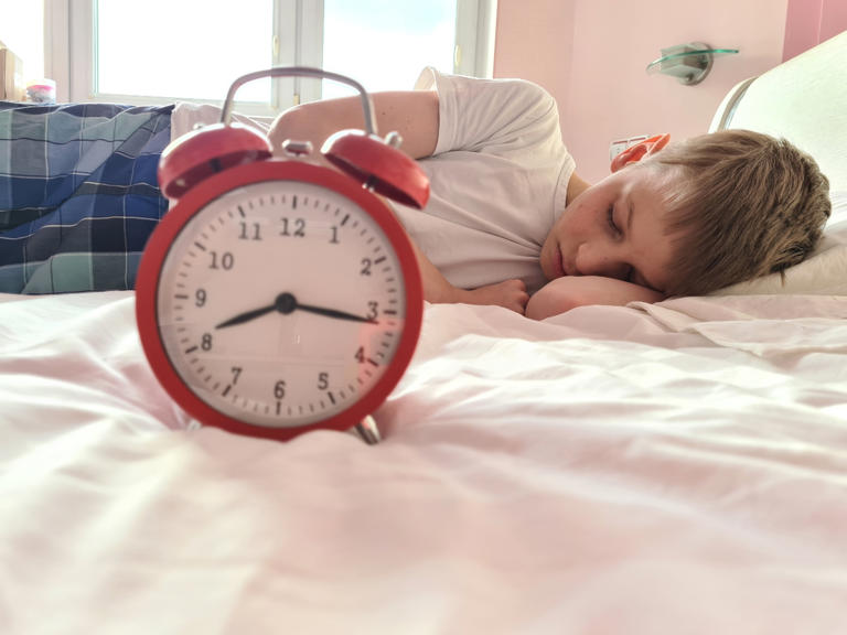 Sleep expert says children can stay up later at weekends, but there’s ...